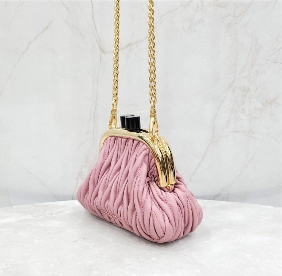 [럭스유] (새상품) 미우미우 벨 미니 클러치 크로스백