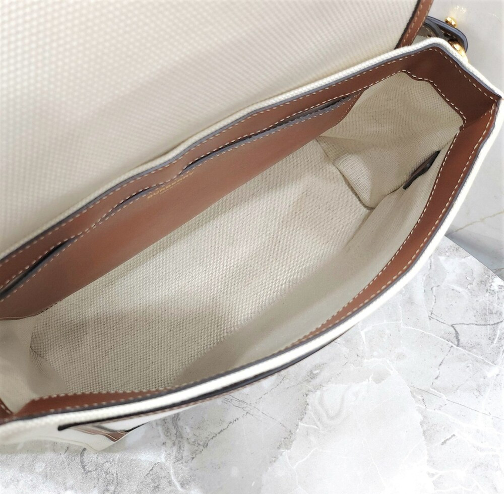 [럭스유] 버버리 호스페리 캔버스 로고 노트 크로스백