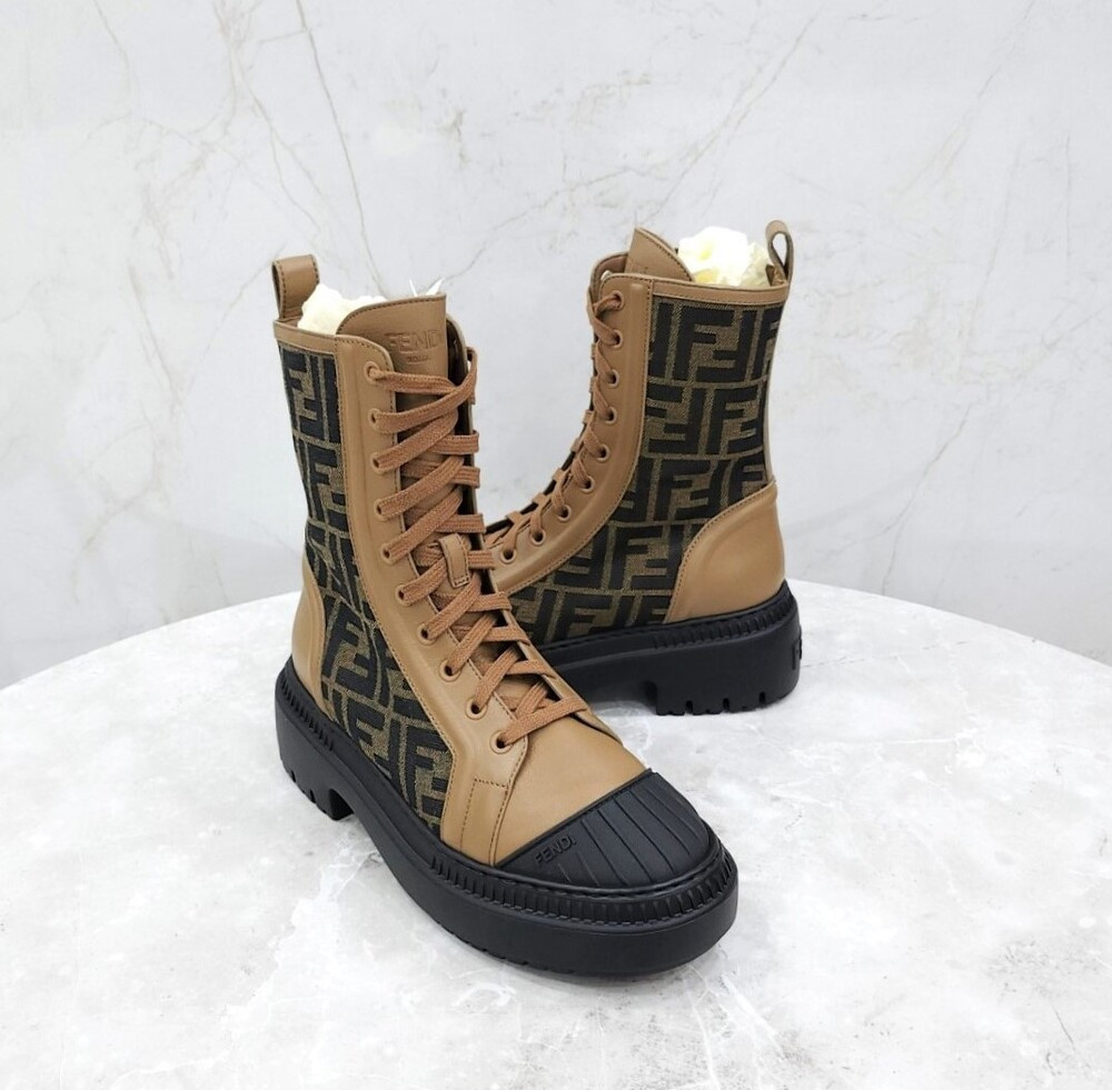 [럭스유] (새상품) 37 / 펜디 FF 자카드 도미노 플랫 부츠 8T8353