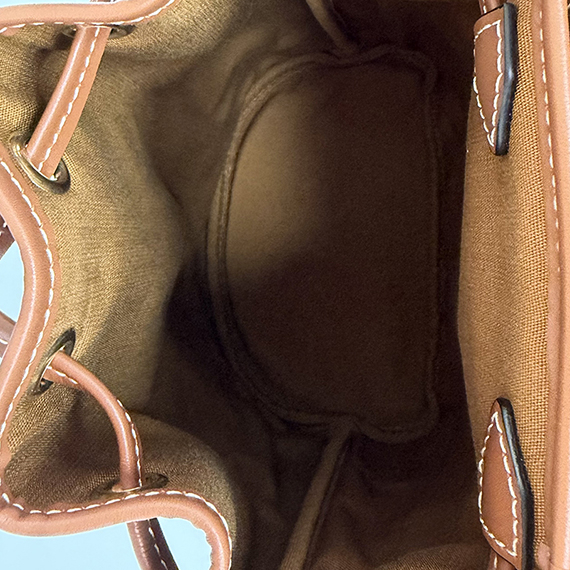 셀린느 트리옹프 미니 풀코 백팩 전시상품급 197662CAS