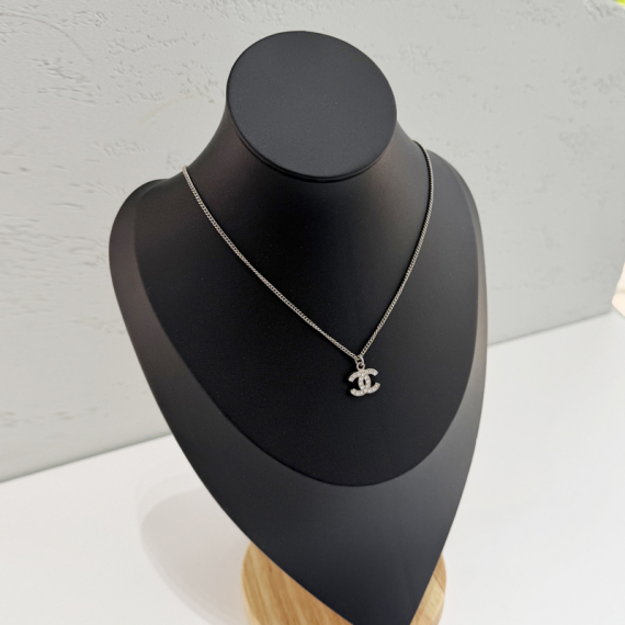 샤넬 CC로고 크리스탈 장식 목걸이