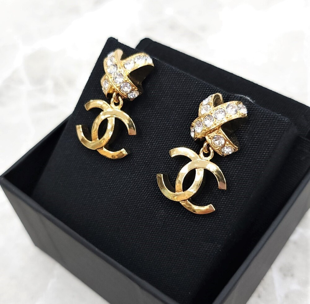 [럭스유] (새상품) 샤넬 CC로고 리본 큐빅 귀걸이 골드
