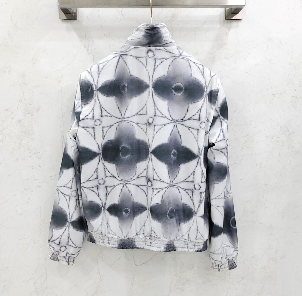 [럭스유] 50 / 루이비통 모노그램 시보리 리버서블 믹스 레더 블루종 자켓