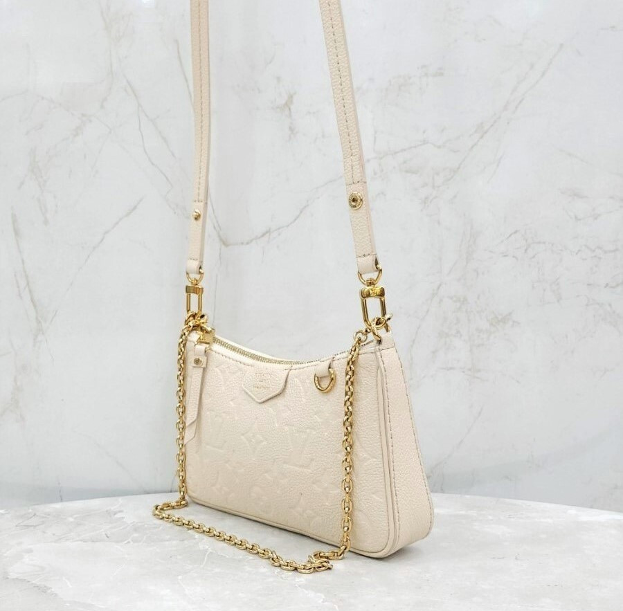 [럭스유] 루이비통 이지 파우치 온 스트랩 숄더백 M81066