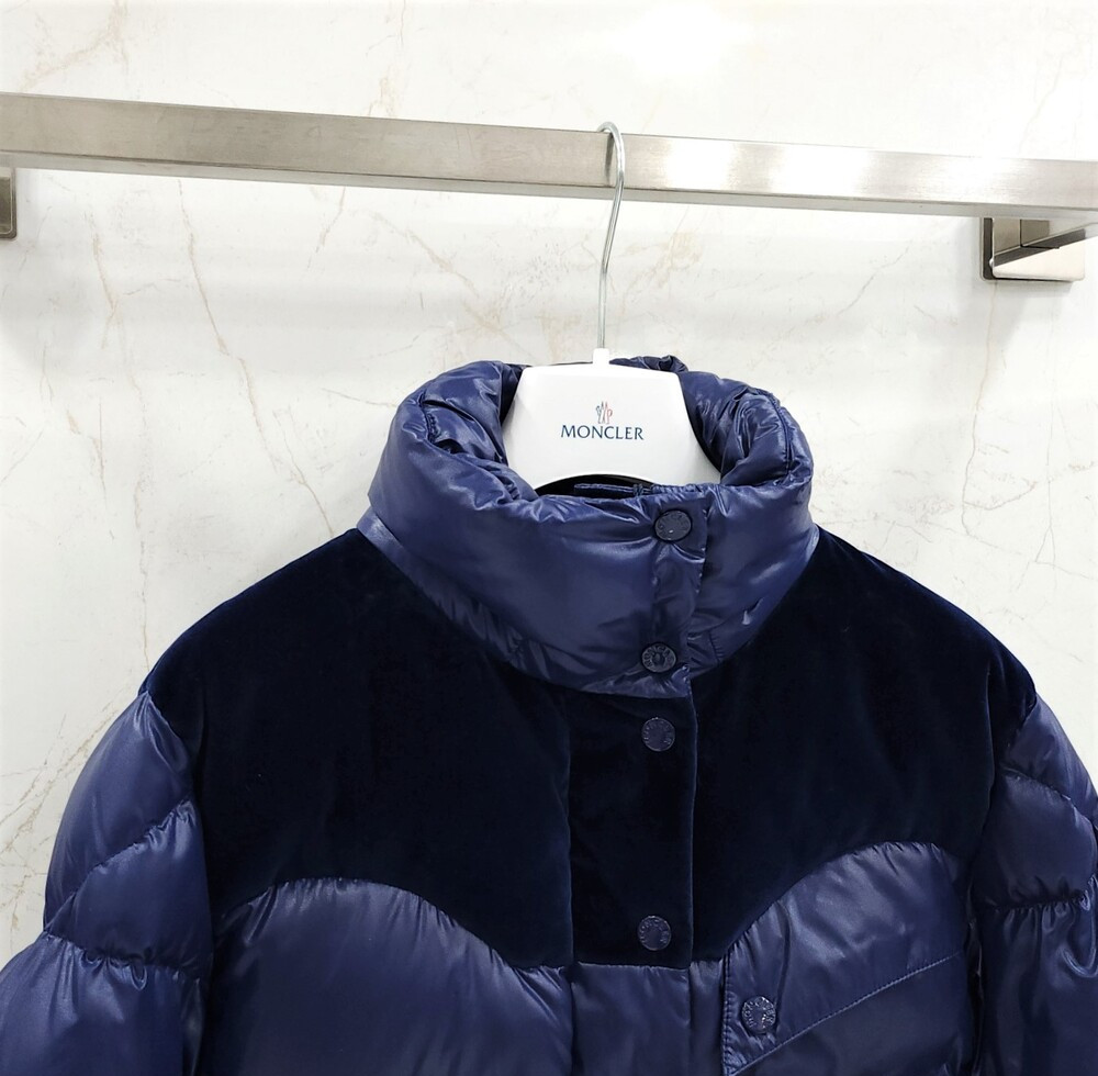 [럭스유] 0 / 몽클레어 나르마다 쇼트 다운 패딩 I20931A00101