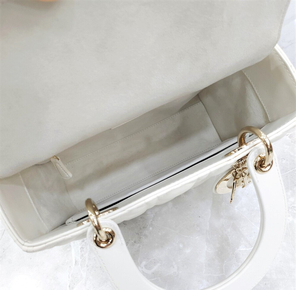 [럭스유] 디올 레이디 디올 백 미디움 화이트 금장