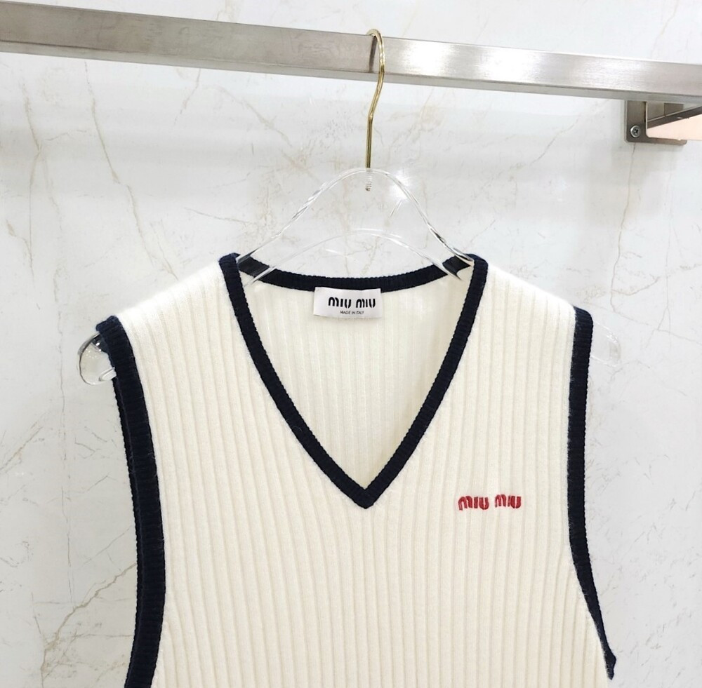 [럭스유] (새상품) 38 / 미우미우 캐시미어 베스트 내츄럴 블루 MMV254