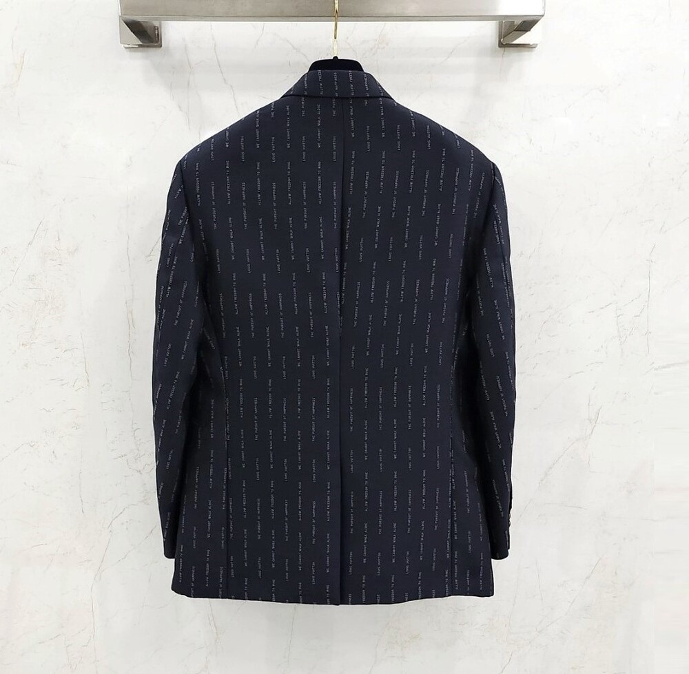 [럭스유] 52 / 루이비통 모노그램 스트라이프 2B 테일러드 자켓