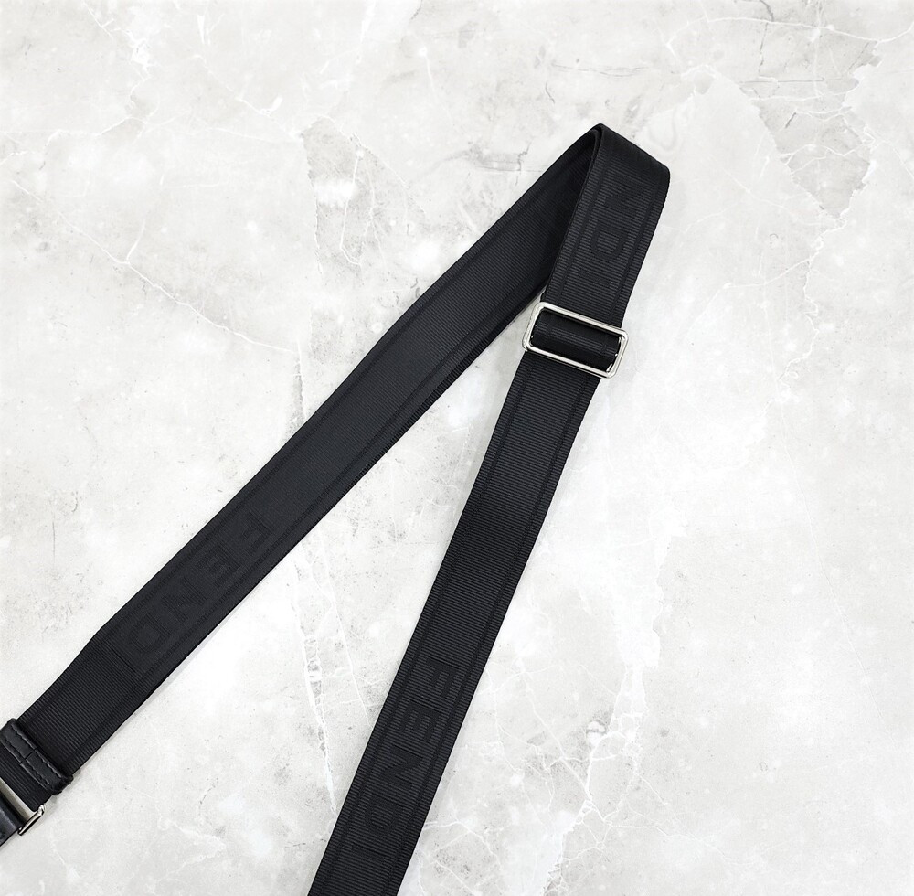 [럭스유] 펜디 FF 소프트 트렁크 바게트 크로스백 7VA565