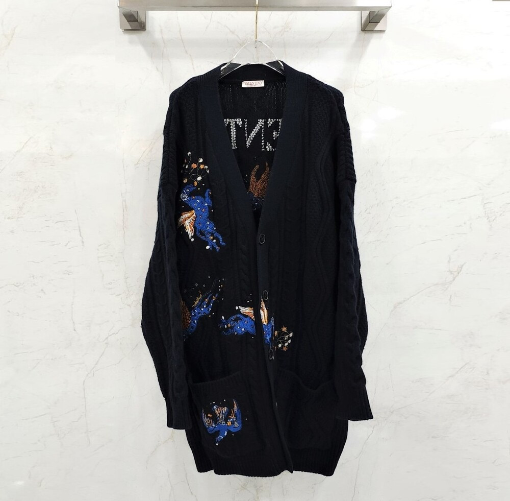 [럭스유] XL / 발렌티노 백 로고 자수 애니멀 가디건