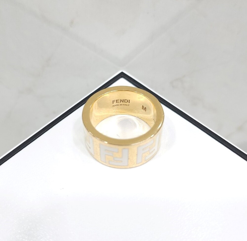 [럭스유] 펜디 FF 포에버 골드 화이트 와이드 밴드 링 M