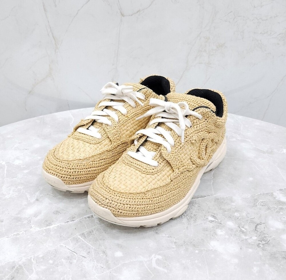 [럭스유] 40 / 샤넬 CC로고 라피아 뉴크루즈 스니커즈