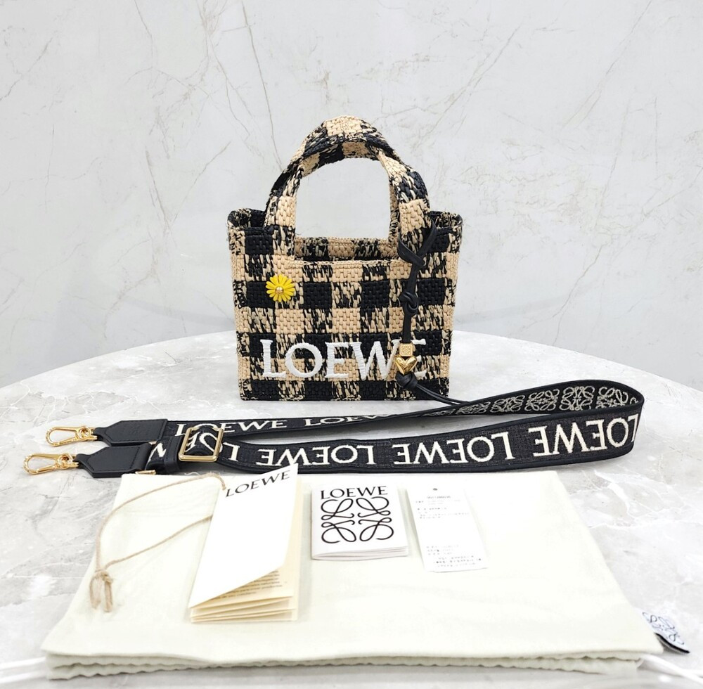 [럭스유] 로에베 라피아 체크 미니 토트백 ALF1V46X10