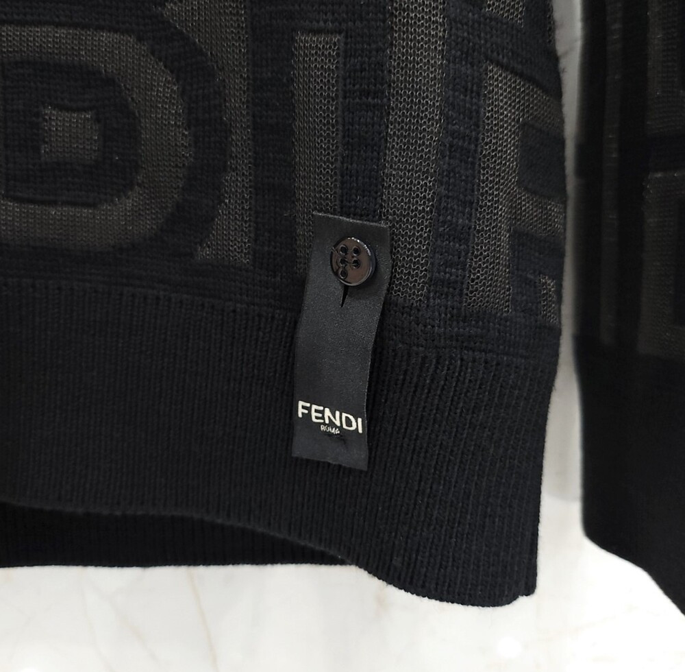 [럭스유] (새상품) 44 / 펜디 로고 로마 풀오버 니트 FZX131