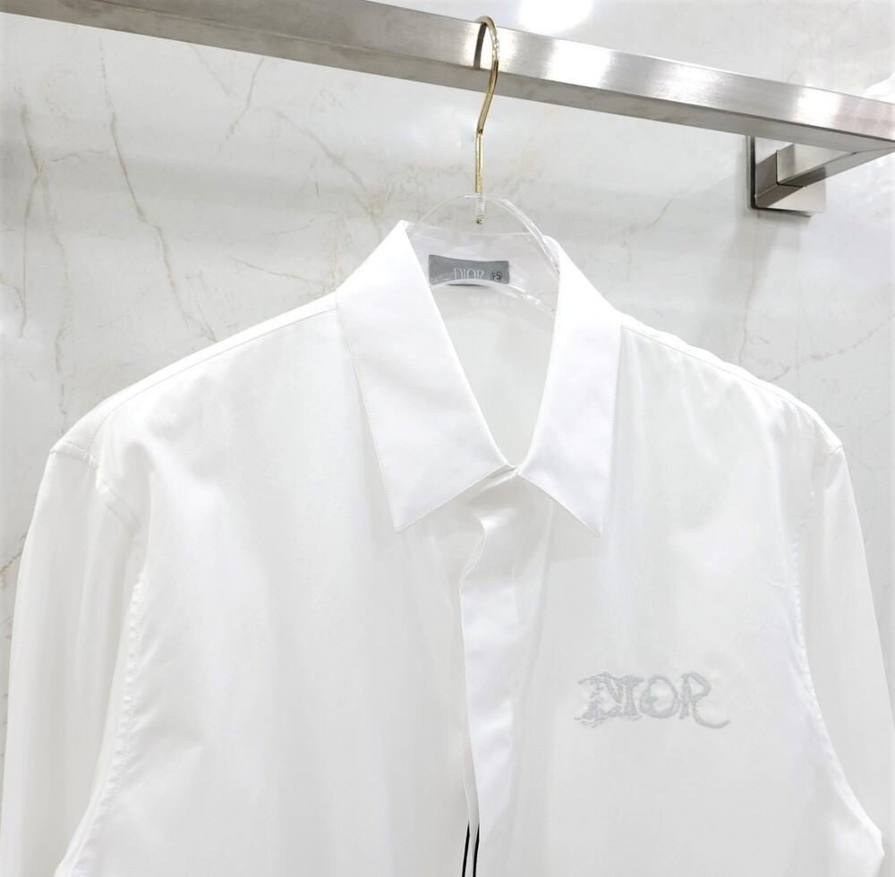 [럭스유] 39 / 디올 X 피터 도이그 화이트 자수 드레스 셔츠 143C595B1581