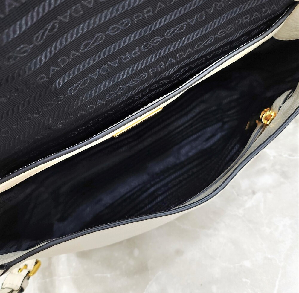 [럭스유] 프라다 비텔로 다이노 숄더백 1BD109