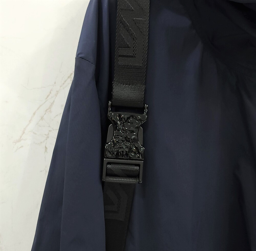 [럭스유] 50 / 루이비통 패커블 하네스 블루종 위드패치 아노락