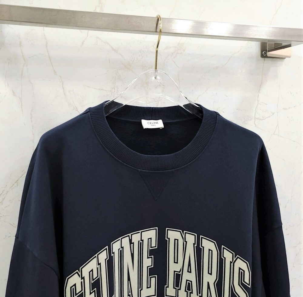 [럭스유] XS / 셀린느 네이비 로고 오버사이즈 맨투맨 2Y64G510Z