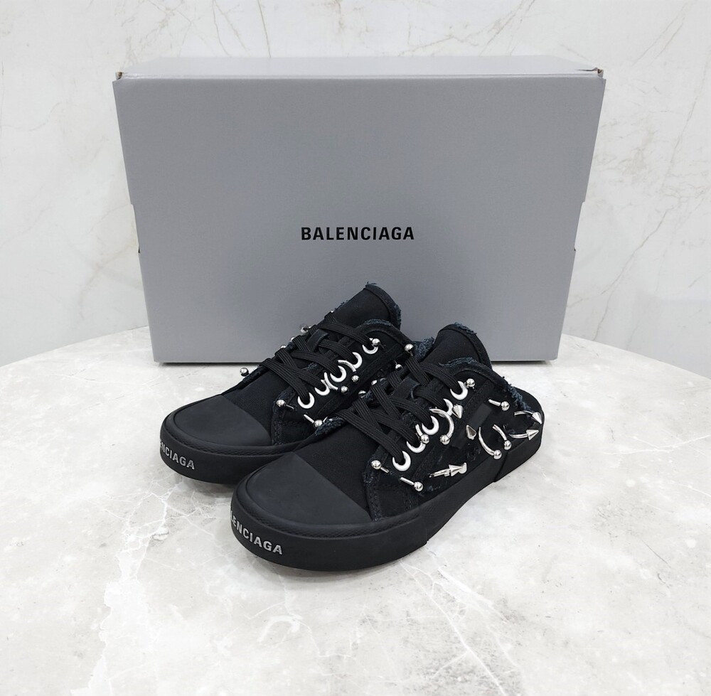 [럭스유] 35 / 발렌시아가 피어싱 파리 뮬 스니커즈