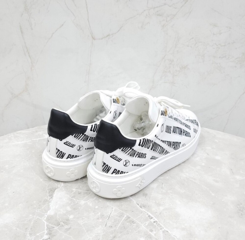 [럭스유] 42 / 루이비통 멀티로고 타임아웃 스니커즈