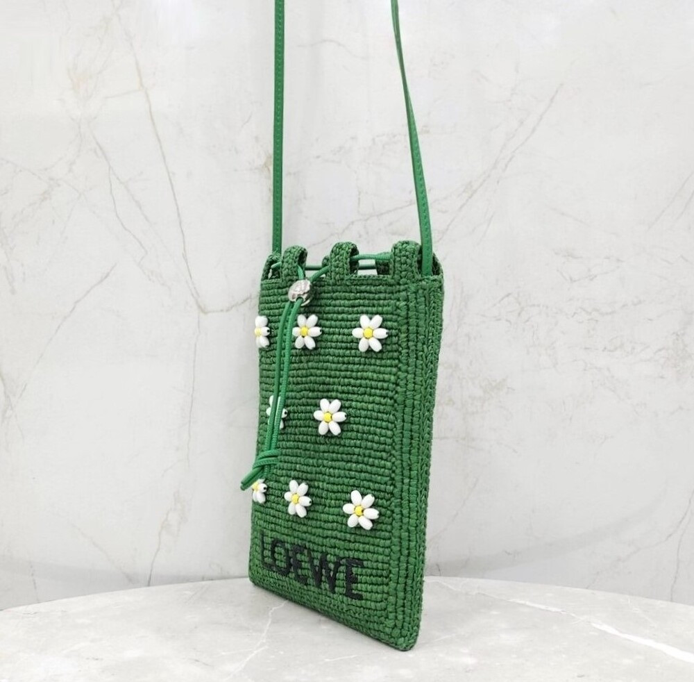 [럭스유] (새상품) 로에베 드로우스트링 포켓 라피아 그린 크로스백