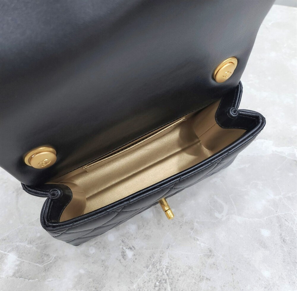 [럭스유] 샤넬 24SS 공방컬렉션 CC 체인 플랩백 AS4973