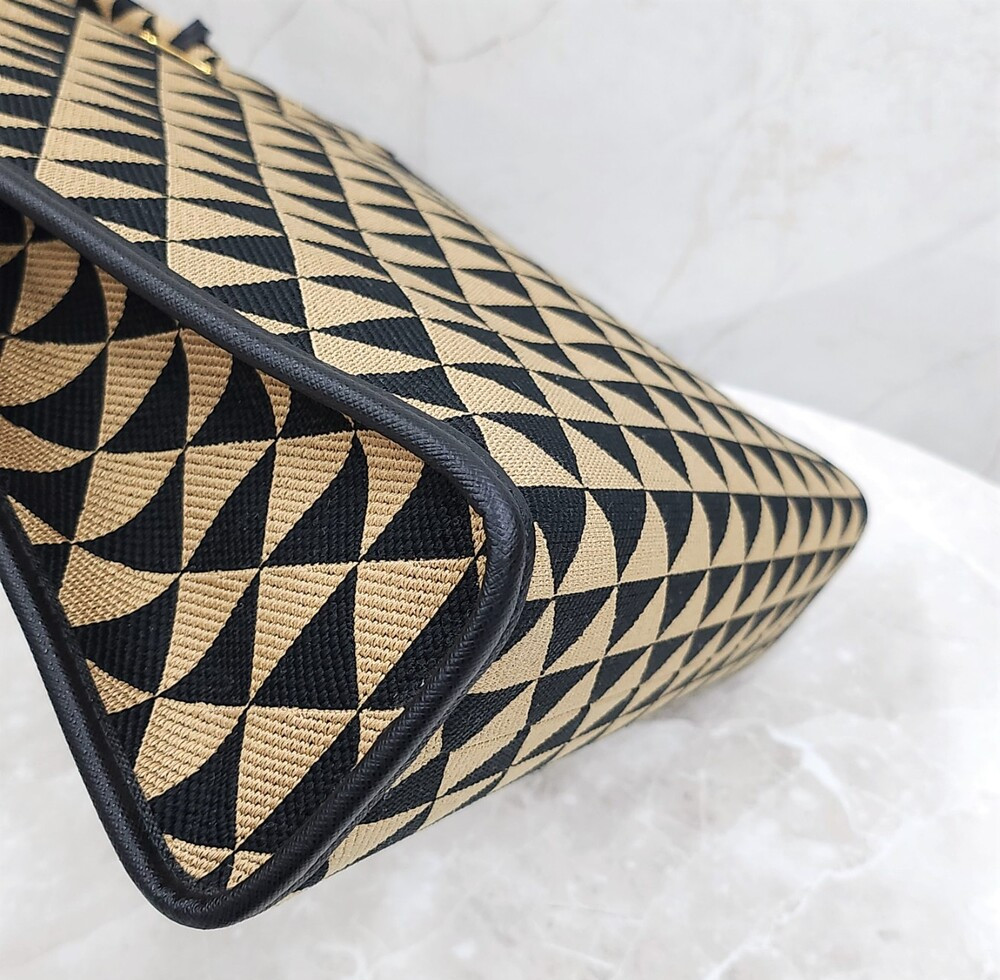 [럭스유] (새상품) 프라다 심볼 자카드 패브릭 삼각로고 토트백 라지 1BA356