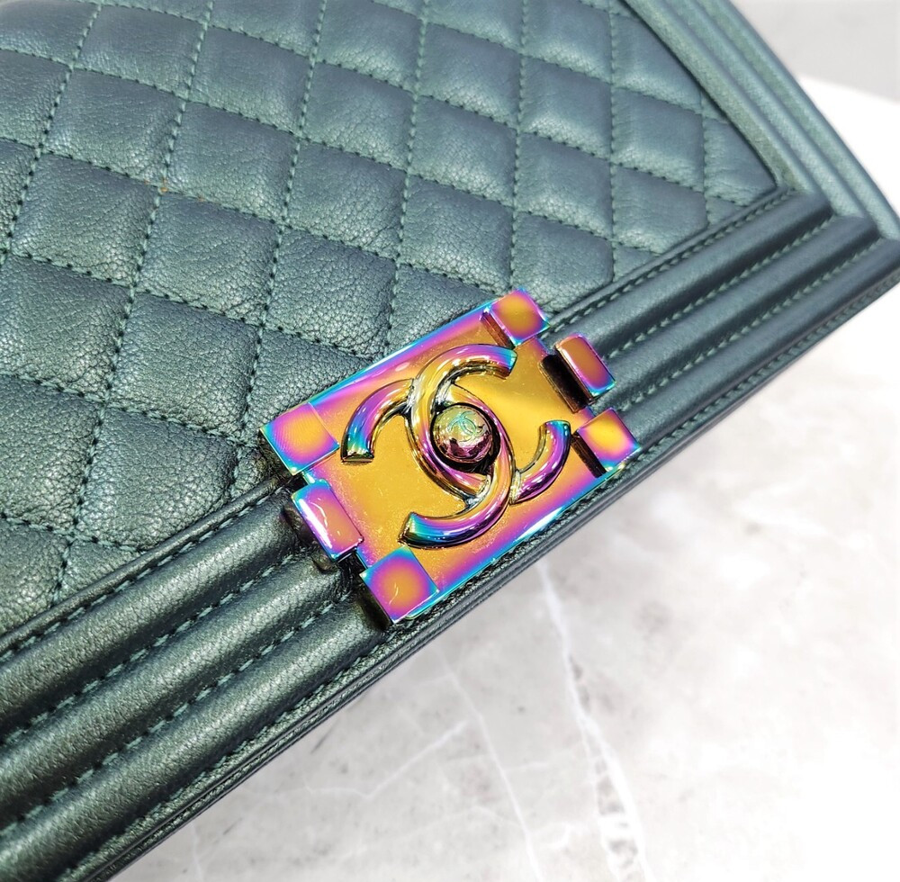 [럭스유] 샤넬 레인보우 보이백 미디움 플랩백 21번대 A67086