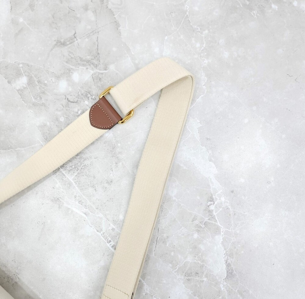 [럭스유] 버버리 호스페리 캔버스 로고 노트 크로스백