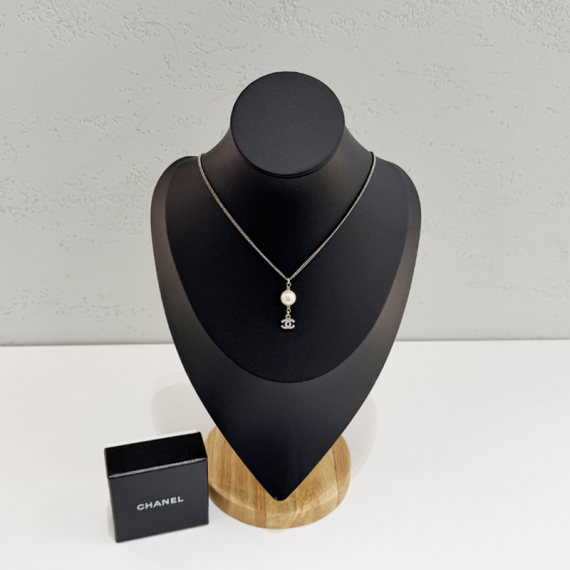 샤넬 CC로고 진주 장식 목걸이