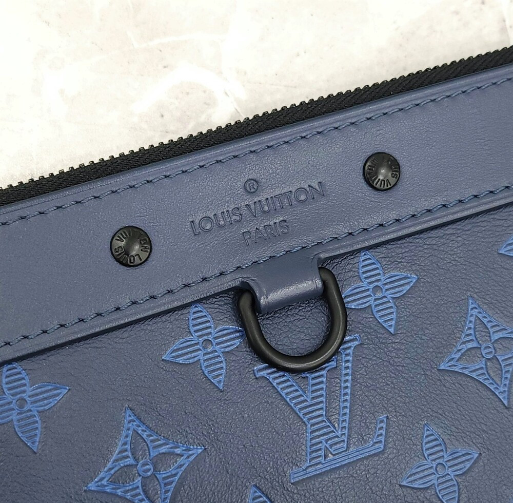 [럭스유] 루이비통 쉐도우 모노그램 포쉐트 클러치백 블루 GM M80425