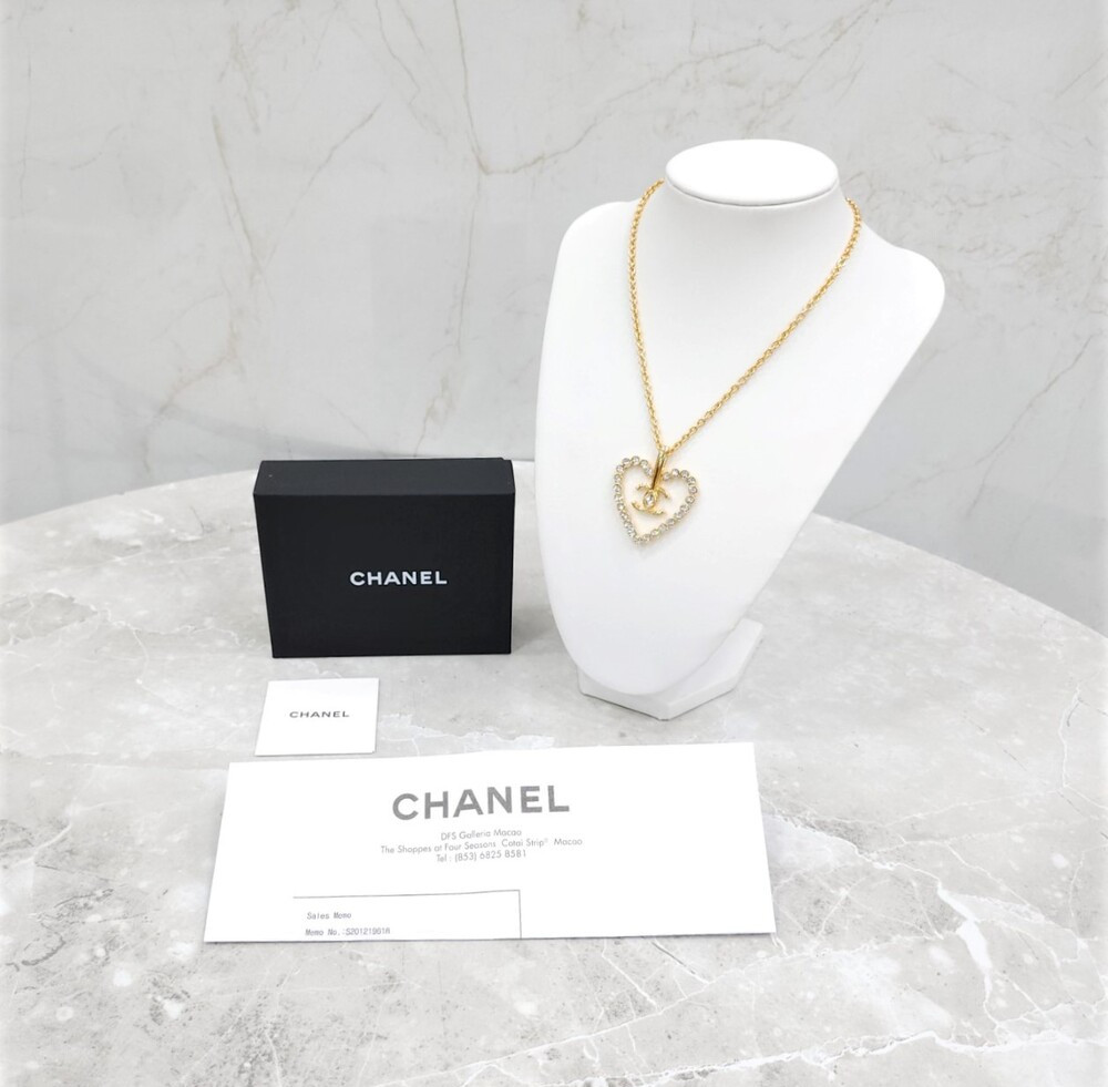 [럭스유] (새상품) 샤넬 CC로고 크리스탈 하트 목걸이 AB9922