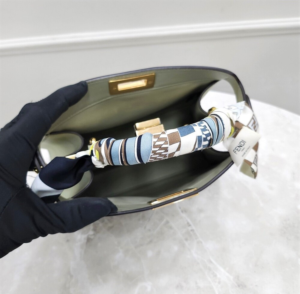 [럭스유] 펜디 피카부 I SEE U 스몰 레더 백