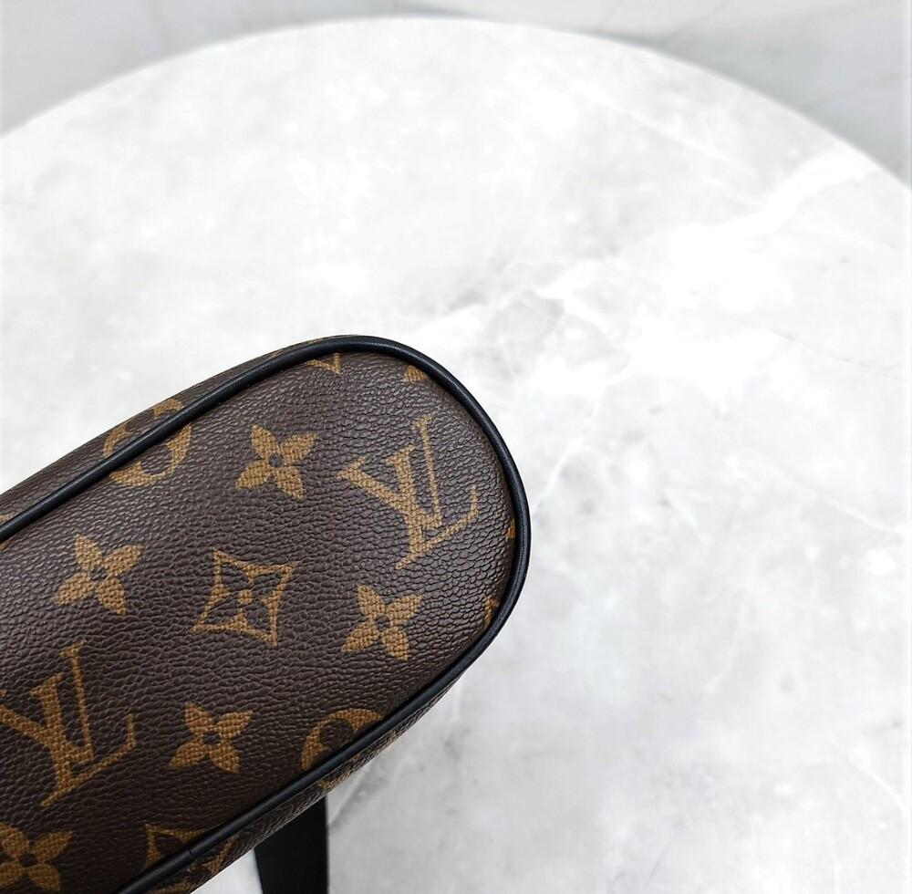 [럭스유] 루이비통 모노그램 월드투어 초코 슬링백 M44625