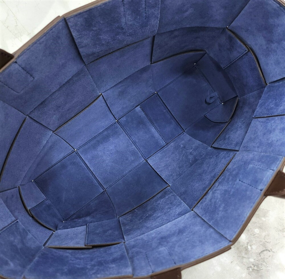 [럭스유] 보테가베네타 아르코 레더 미디엄 인트레치아토 토트백 756682