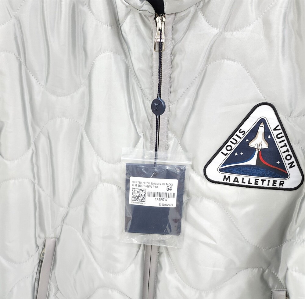 [럭스유] (새상품) 54 / 루이비통 실버 스페이스 패치 블루종 퀄팅 자켓