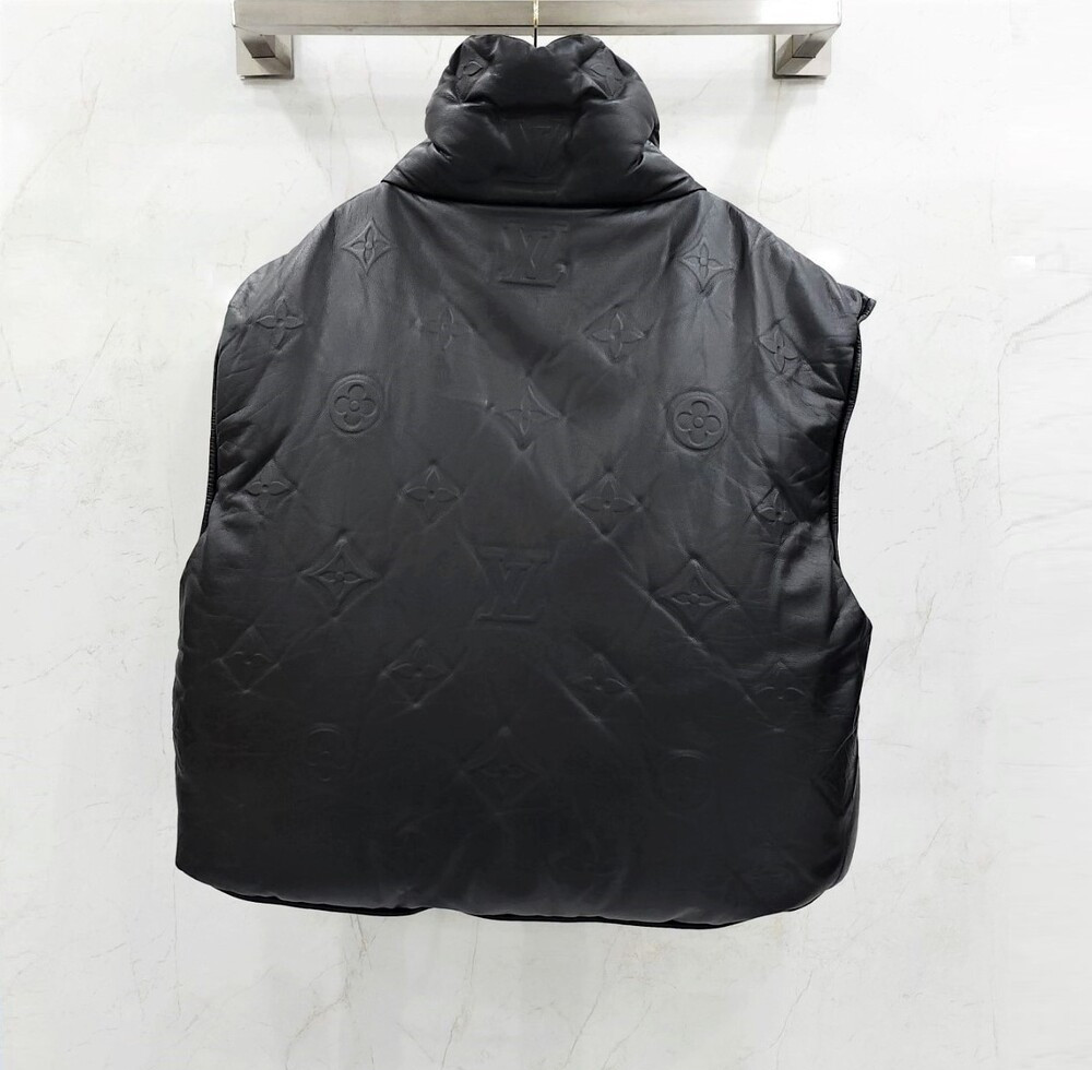 [럭스유] M / 루이비통 한정판 모노그램 보이 푸퍼 레더 조끼