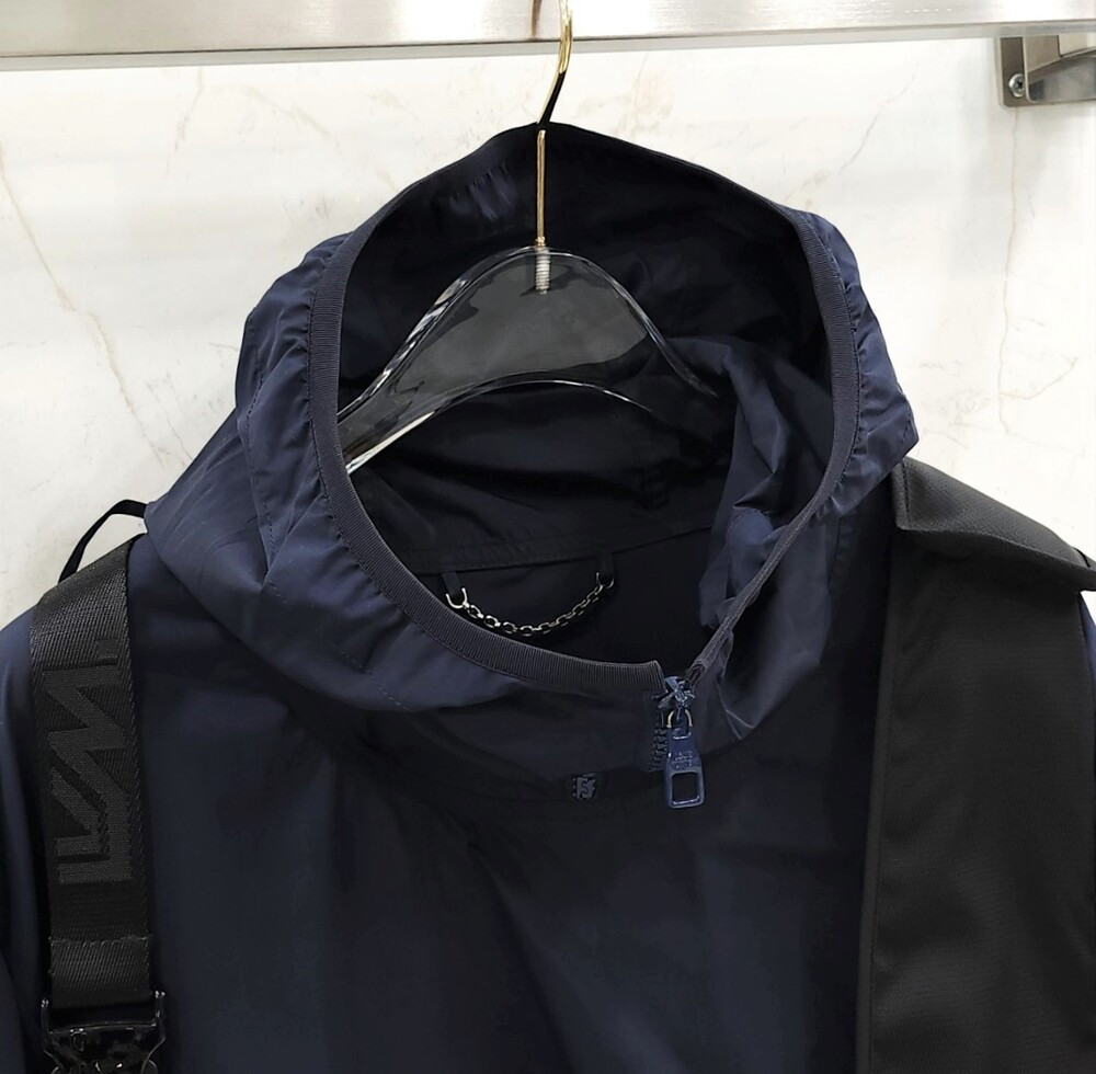 [럭스유] 50 / 루이비통 패커블 하네스 블루종 위드패치 아노락