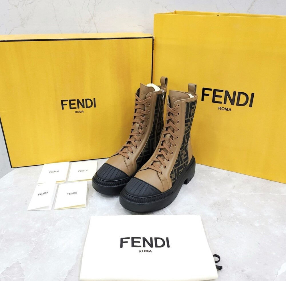 [럭스유] (새상품) 37 / 펜디 FF 자카드 도미노 플랫 부츠 8T8353