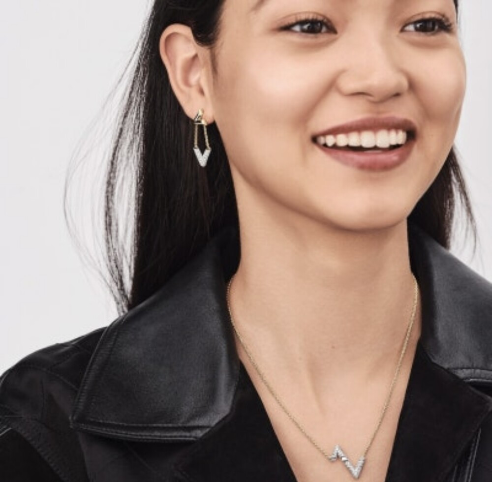 [럭스유] 루이비통 LV 다이아 볼트 귀걸이 Q96973