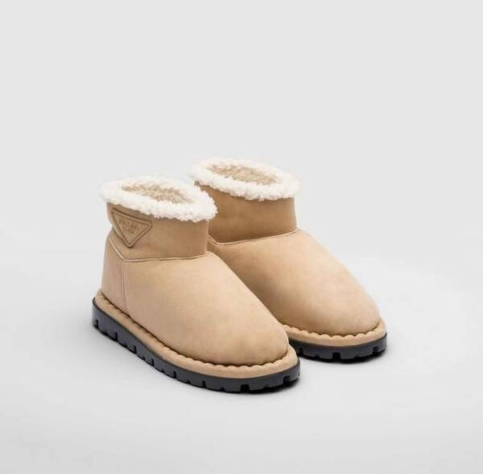 [럭스유] (새상품) 35.5 / 프라다 스웨이드 시어링 어그 부츠 1T217N