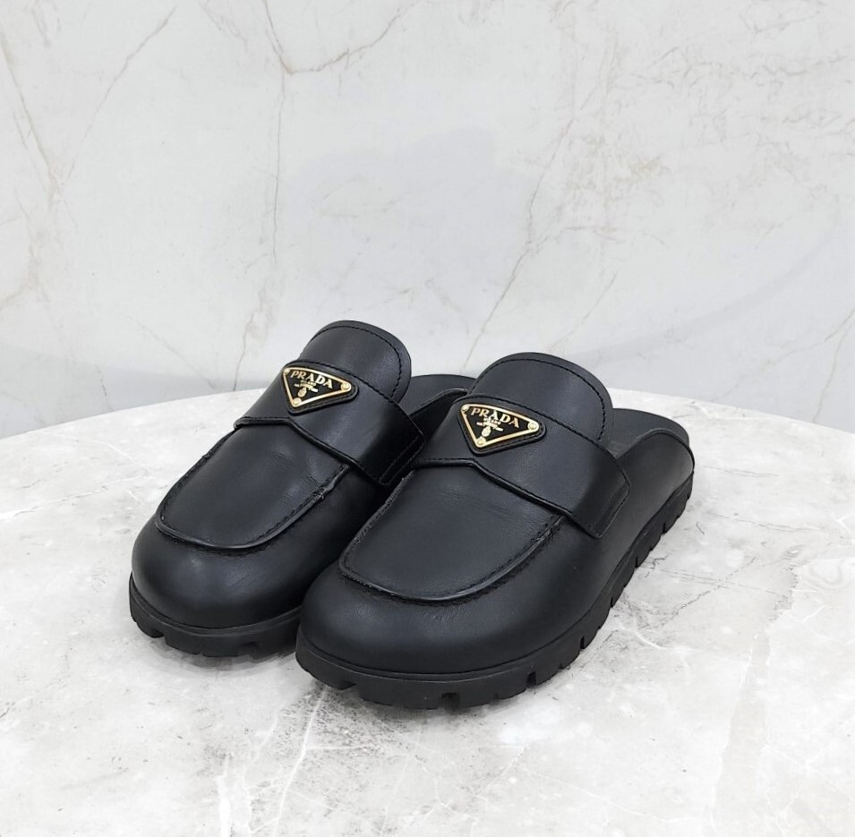 [럭스유] 37.5 / 프라다 삼각로고 레더 뮬 블랙 1S430N