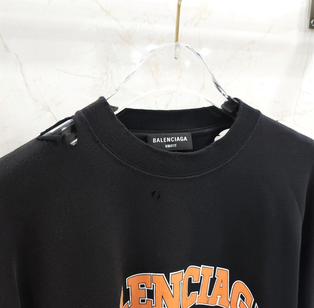 [럭스유] 3 / 발렌시아가 메종 BB 로고 프린팅 오버 롱 슬리브 티셔츠 681046