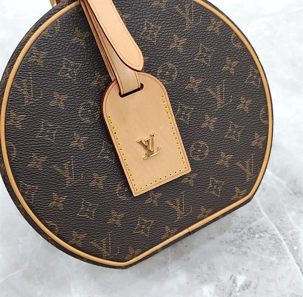 [럭스유] 루이비통 쁘띠뜨 부아뜨 샤포 크로스백 M43514