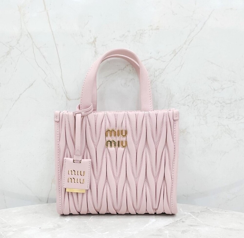 [럭스유] 미우미우 핑크 마테라쎄 나파가죽 토트 숄더백 5BG263