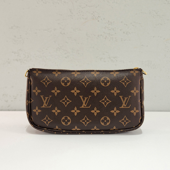 루이비통 멀티 포쉐트 악세수아 라이트 핑크 크로스백 내장칩 M44840