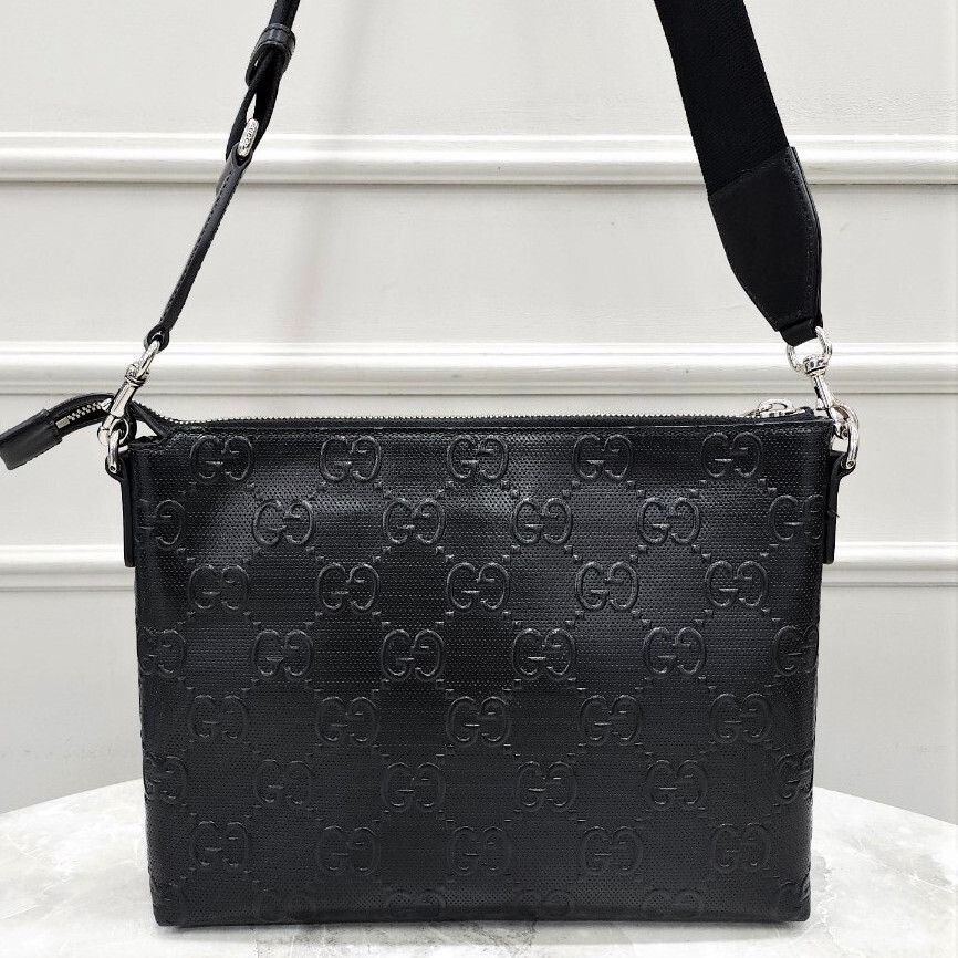 [럭스유] 구찌 GG 엠보스 미디움 메신저백