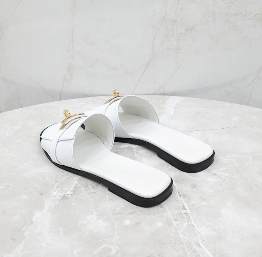 [럭스유] 37 / 에르메스 화이트 줄리아 켈리 버클 샌들 H232129Z