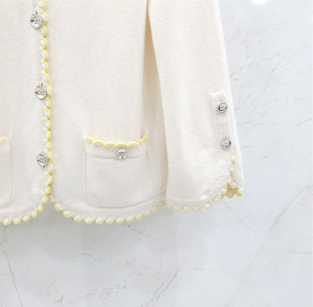 [럭스유] 34 / 샤넬 25S 크루즈 CC버튼 캐시미어 가디건 P78338