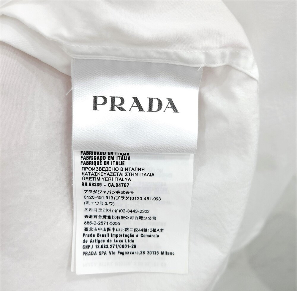 [럭스유] 38 / 프라다 삼각로고 프린팅 화이트 코튼 셔츠 UCN425